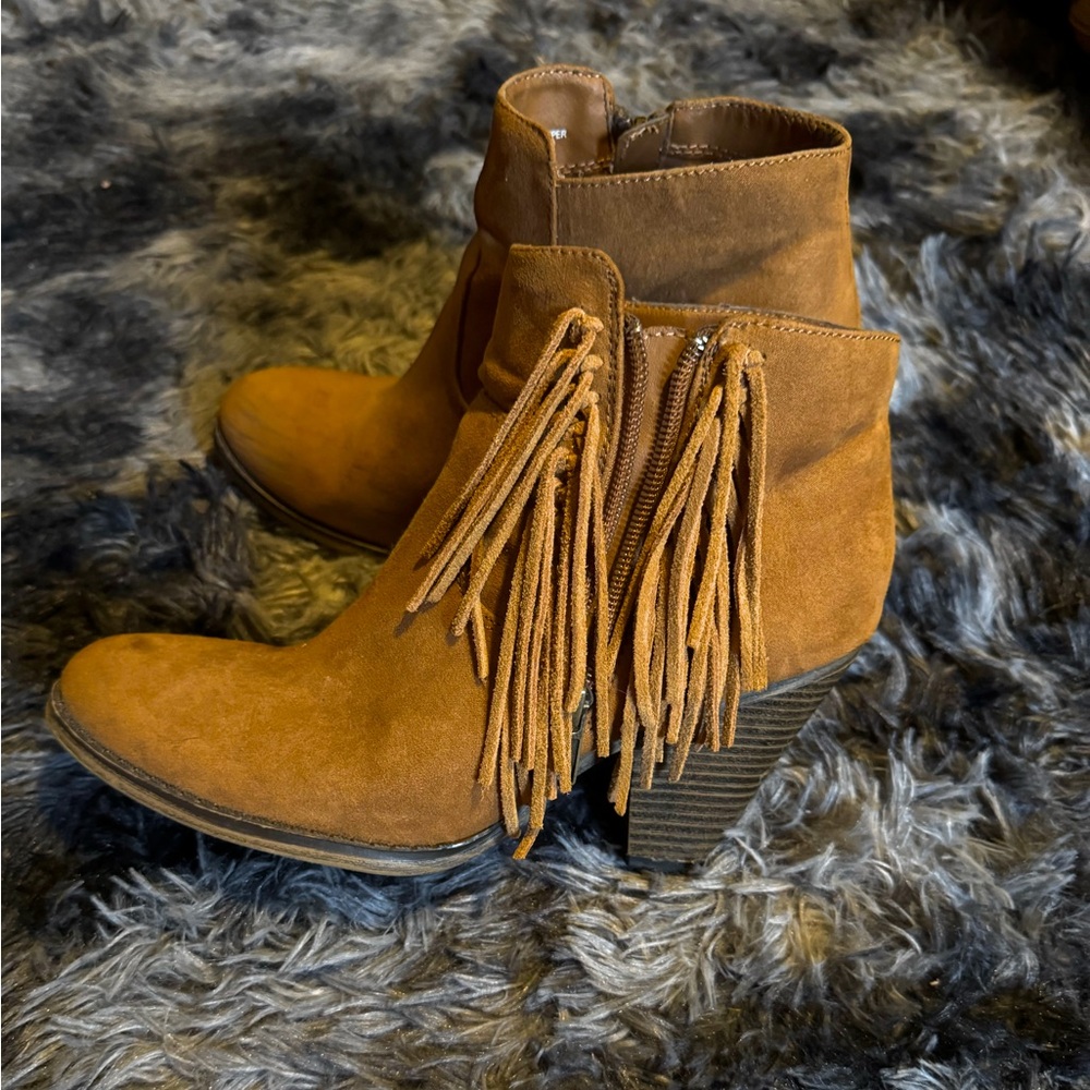 Suede bootie with fringe 3.5” heel, cognac / tan MIA - "Lindsie"